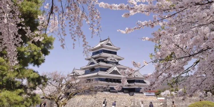 Matsumoto, Nagano: Kastil Hitam Asli Jepang & Kota Seni yang Diam-diam Menawan