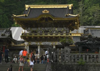 Nikko: Kuil Tokugawa Ieyasu yang Megah & Air Terjun Tersembunyi 2 Jam dari Tokyo