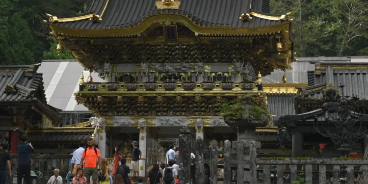 Nikko: Kuil Tokugawa Ieyasu yang Megah & Air Terjun Tersembunyi 2 Jam dari Tokyo